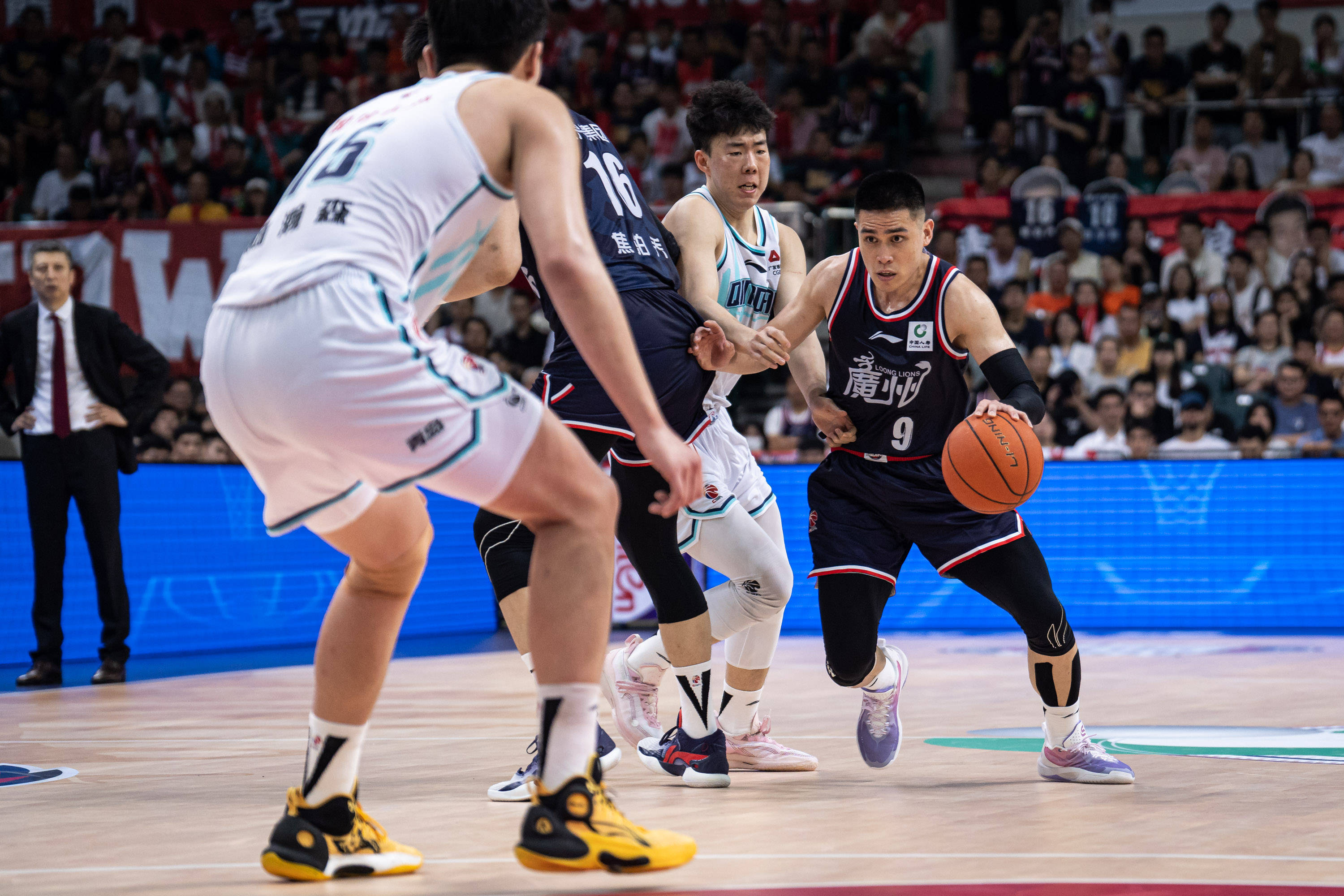 代脚踏实地 代脚踏实地